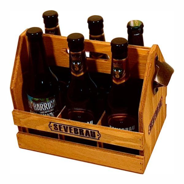 cesta de cerveza madera con asa y abridor